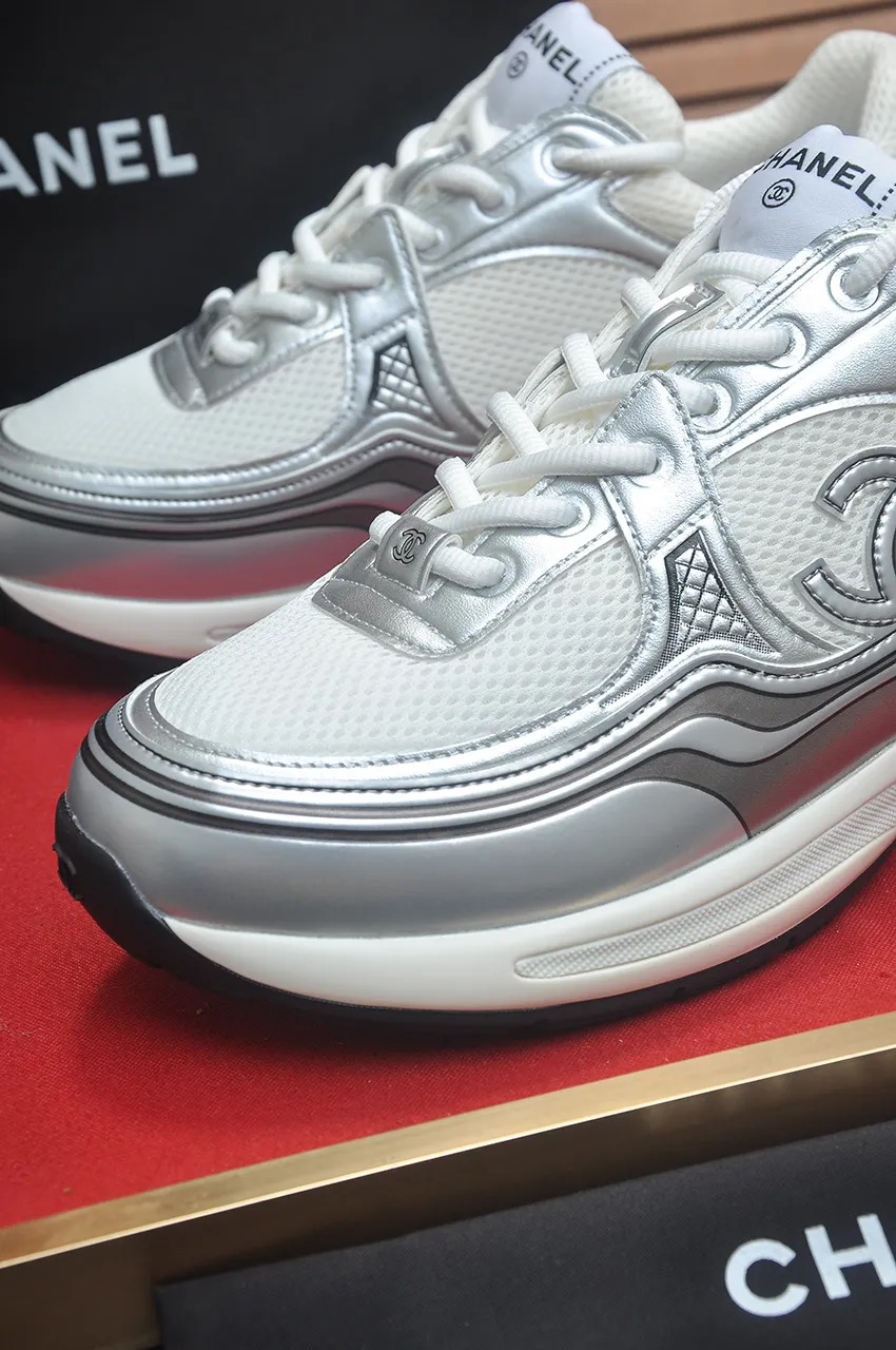 Men's shoes 💰600💶【CHANEL】(Chanel couple's model)👩‍❤️‍💋‍👨The latest all-season shoes🔥🔥The ultimate derivative model. Not only are you more fashionable on your feet, but wearing flat shoes can also lengthen your overall body shape ~ "Features" The simple upper is paired with conspicuous small fragrant cloth strips, which is fashionable and high-end. 💕💕Selected Chanel fabric for the upper, comfortable and soft fabric lining available in 5 colors 🐎Size: (women's 35-39, customized 40. Men's 38-44, customized 45)